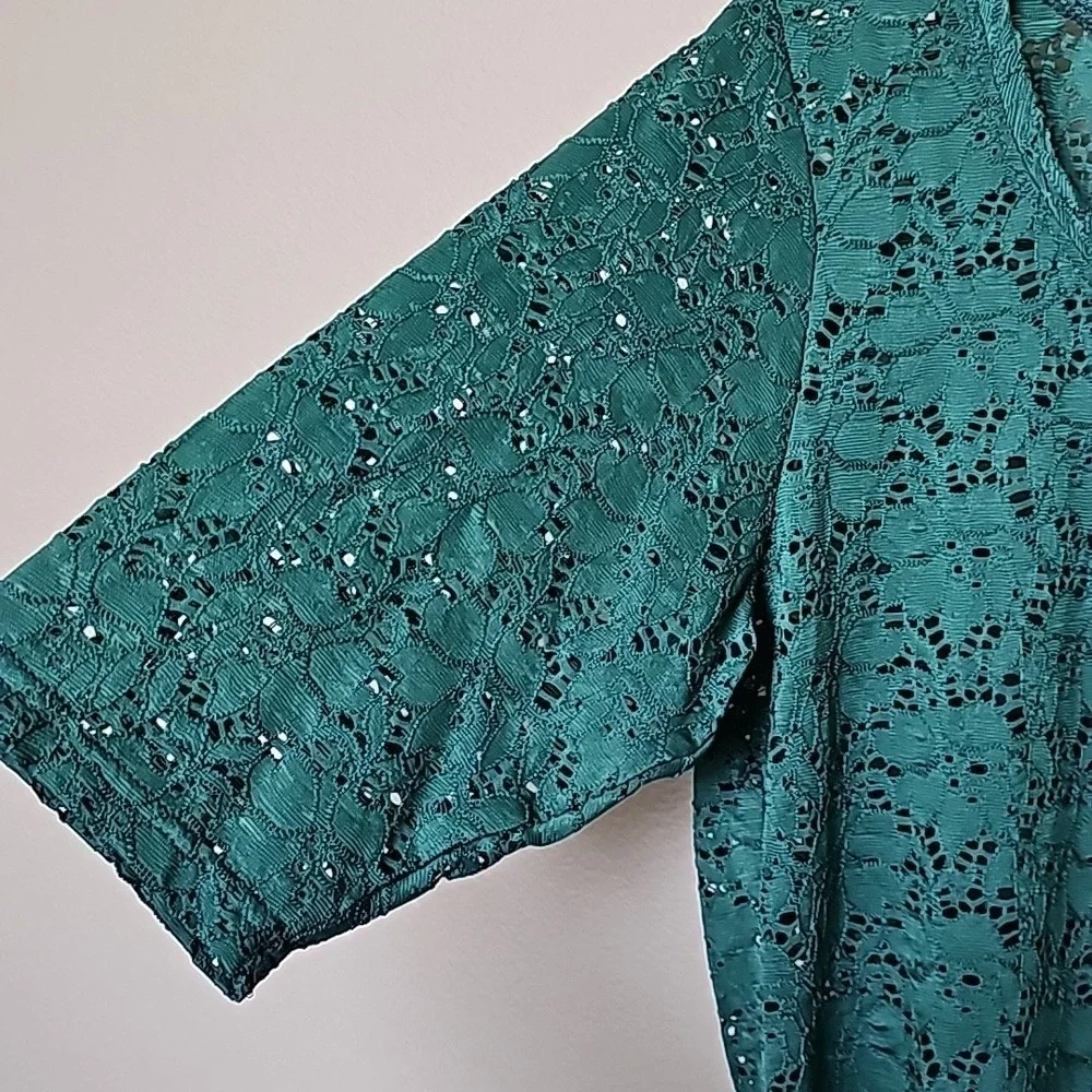 Maurices Romantic Going Out NWT XXL Green Short Sleeve Lace Top
